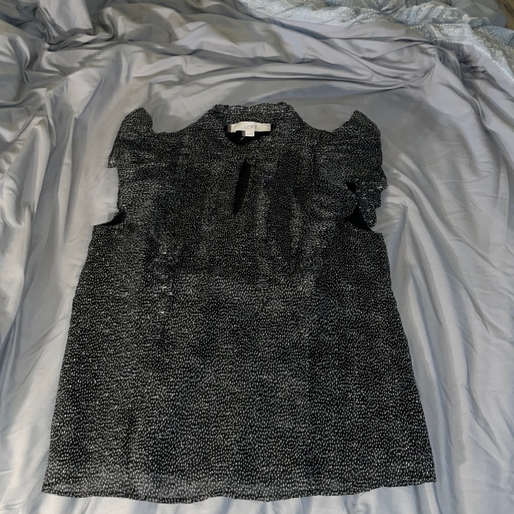 Loft flutter sleeve blouse.